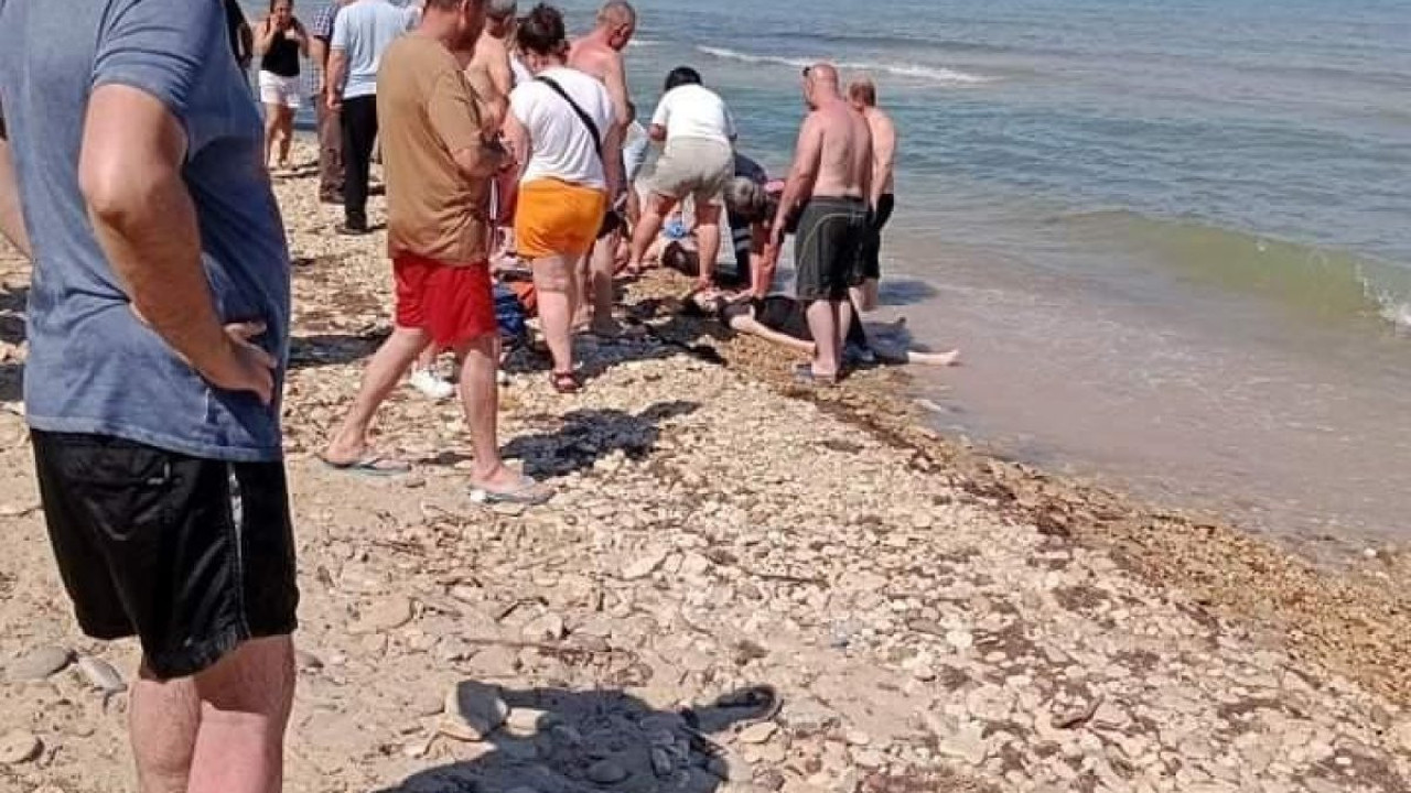 Serinlemek için denize giren 4 kişi son anda kurtarıldı