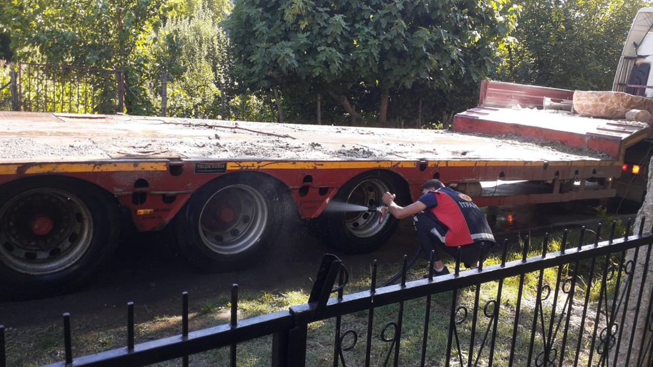 Seyir halindeki tır alev aldı (31 Temmuz 2023)