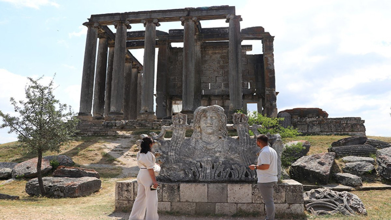 Agora kazısıyla tarih gün yüzüne çıkıyor