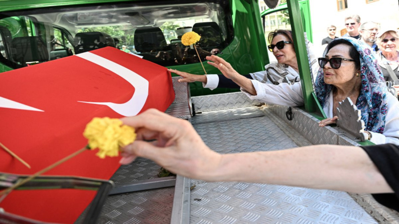 Safa Önal'ı son yolculuğuna yonca yaprakları uğurladı