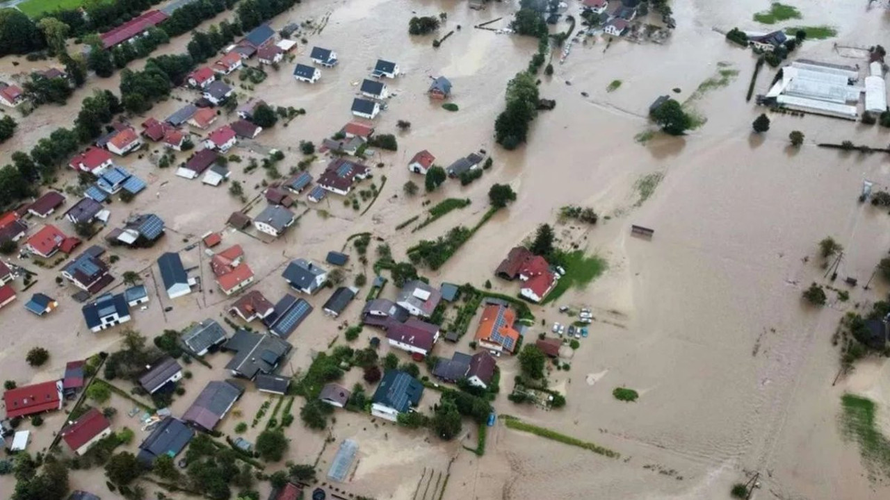 Slovenya'yı sel vurdu. Vatandaş, 'bin yıldır böyle sel görmedik' dedi