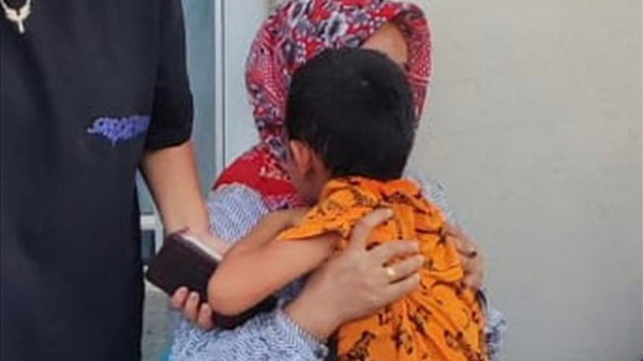 Midyat’ta kayıp çocuk komşu evin bahçesinde uyurken bulundu