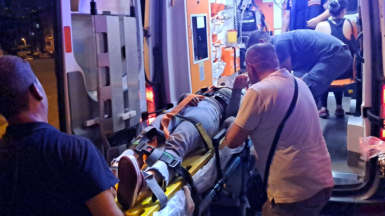 Taksi otomobile çarptı: 10 yaralı