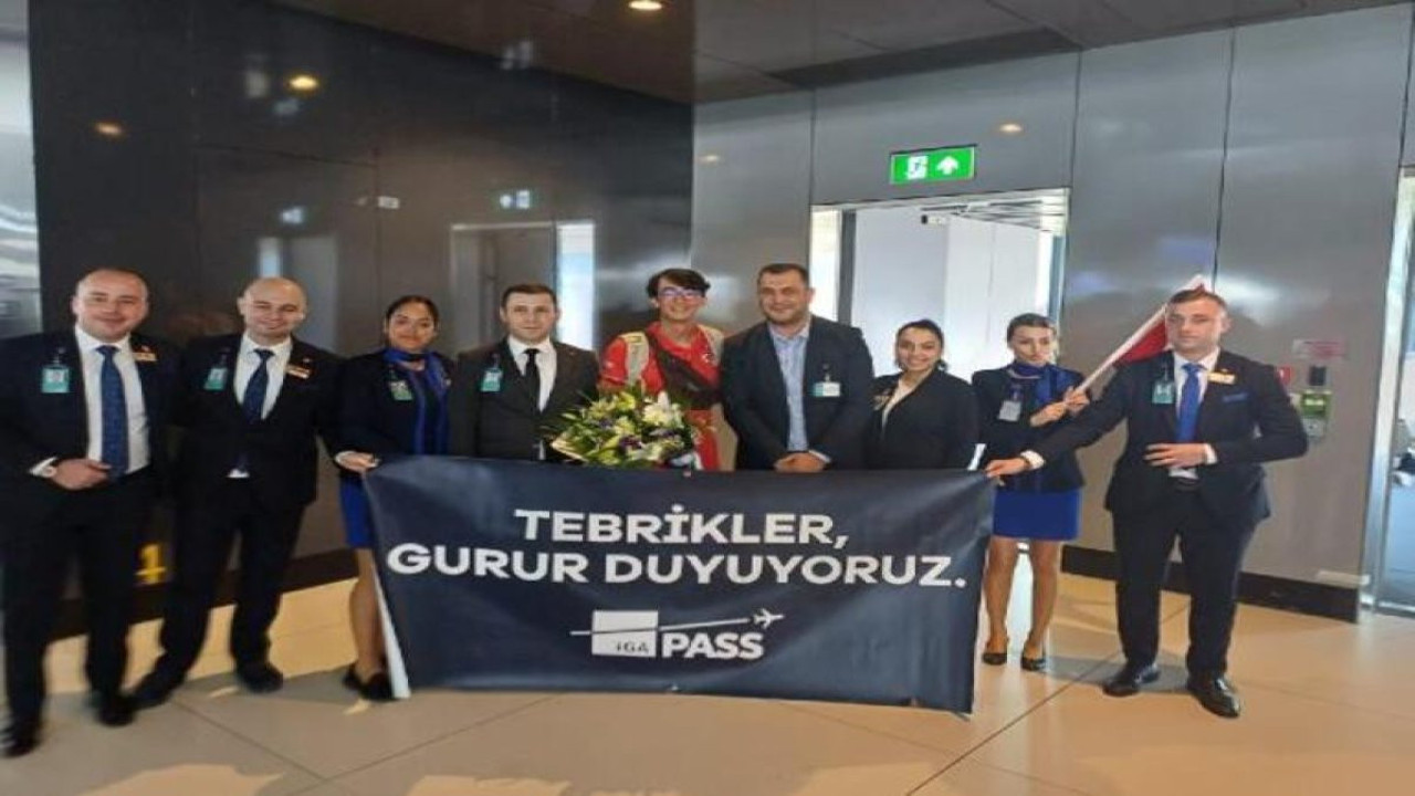 Dünya Şampiyonu Mete Gazoz yurda döndü