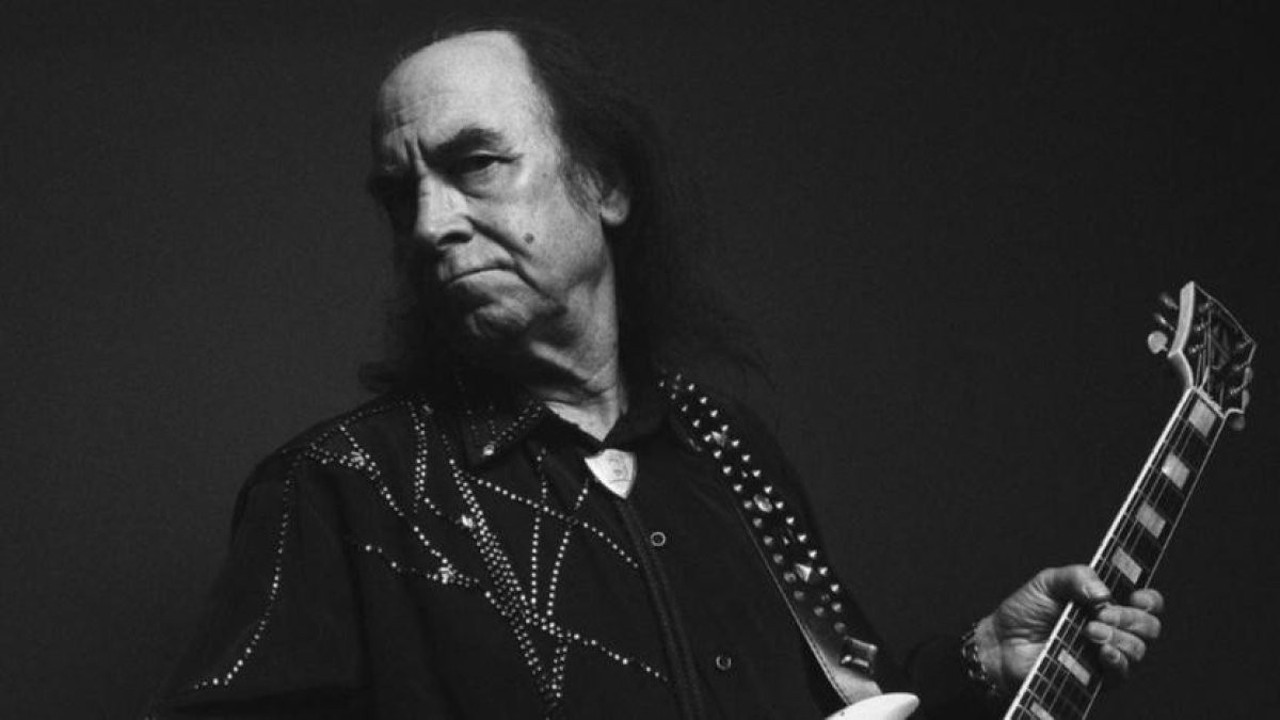 İşte Hababam Sınıfı'nda çalınan Erkin Koray şarkıları. Erkin Koray Fesuphanallah Esterabim şarkı sözleri ne?