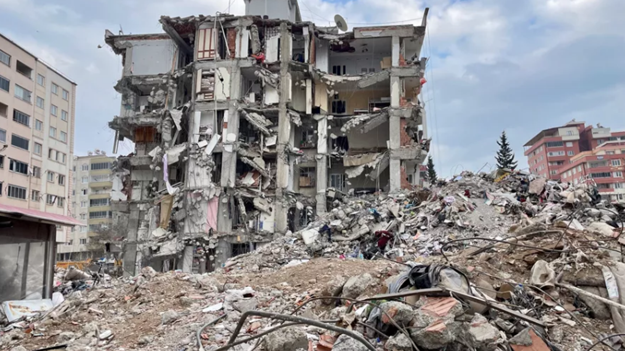 Kahramanmaraş yerle bir olduktan sonra binalara zemin artı 4 kat sınırlaması getirildi
