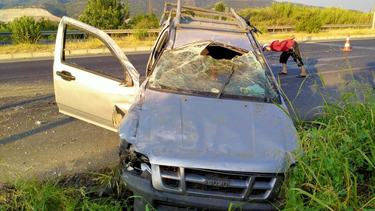 Aydın'da kamyonet takla attı: 3 yaralı