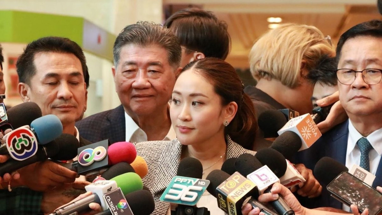 Sürgündeki eski başbakanın ülkesine dönüşü ertelendi