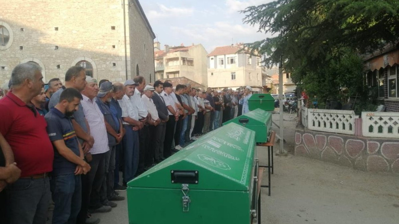 Katliam yapan dünür tutuklandı, 3’ü kardeş 4 kişi yan yana toprağa verildi