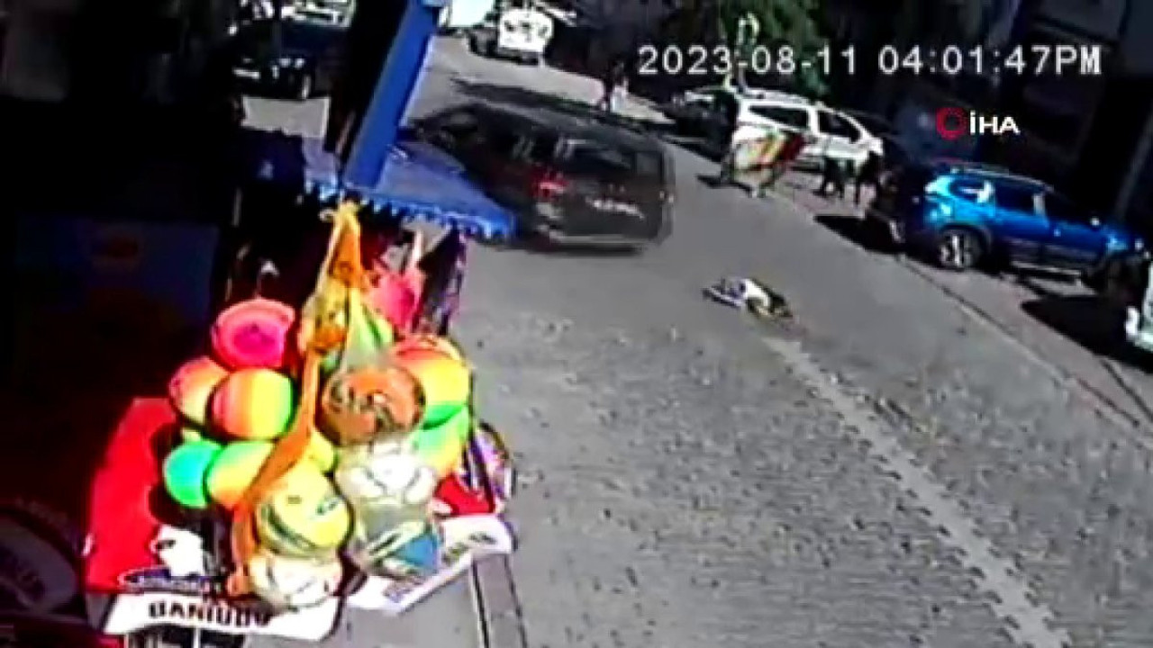 Esenyurt’ta otomobilin çarptığı küçük kız hayatını kaybetti. Korkunç anlar güvenlik kamerasına yansıdı