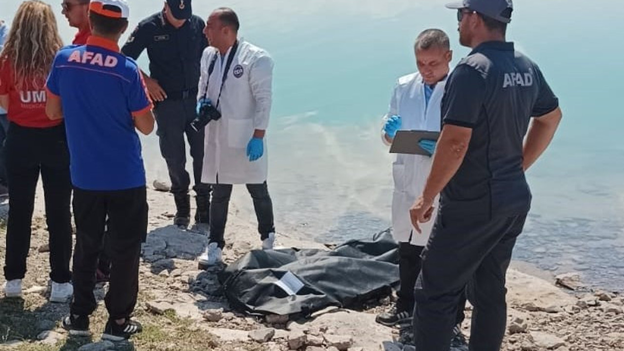 Serinlemek için girdikleri baraj gölünde boğuldular: 1 ölü 1 yaralı