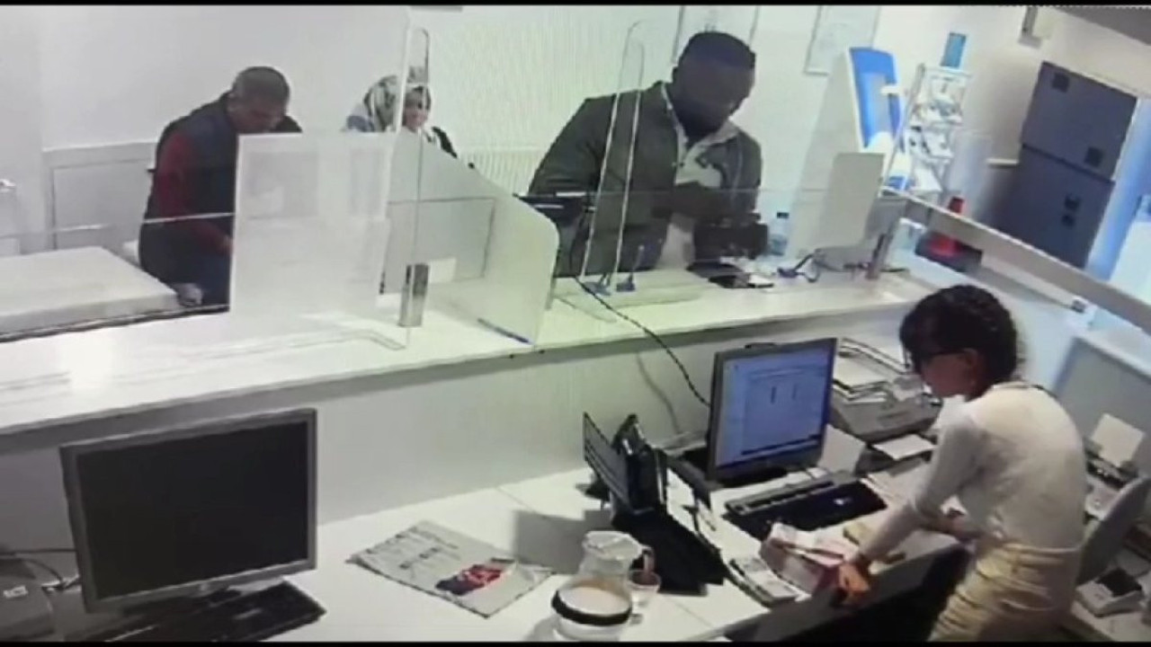 Kendilerini ‘Amerikan askeri’ olarak tanıttılar. Aralarında Afrikalılar da var