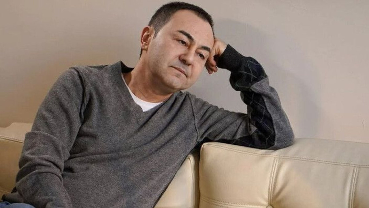 Serdar Ortaç kendi şarkısını dinlerken hüngür hüngür ağladı