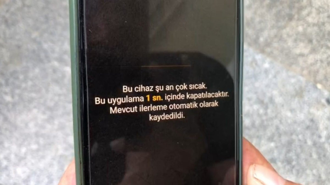 Adana'yı vuran Basra sıcakları telefonları bile bozdu