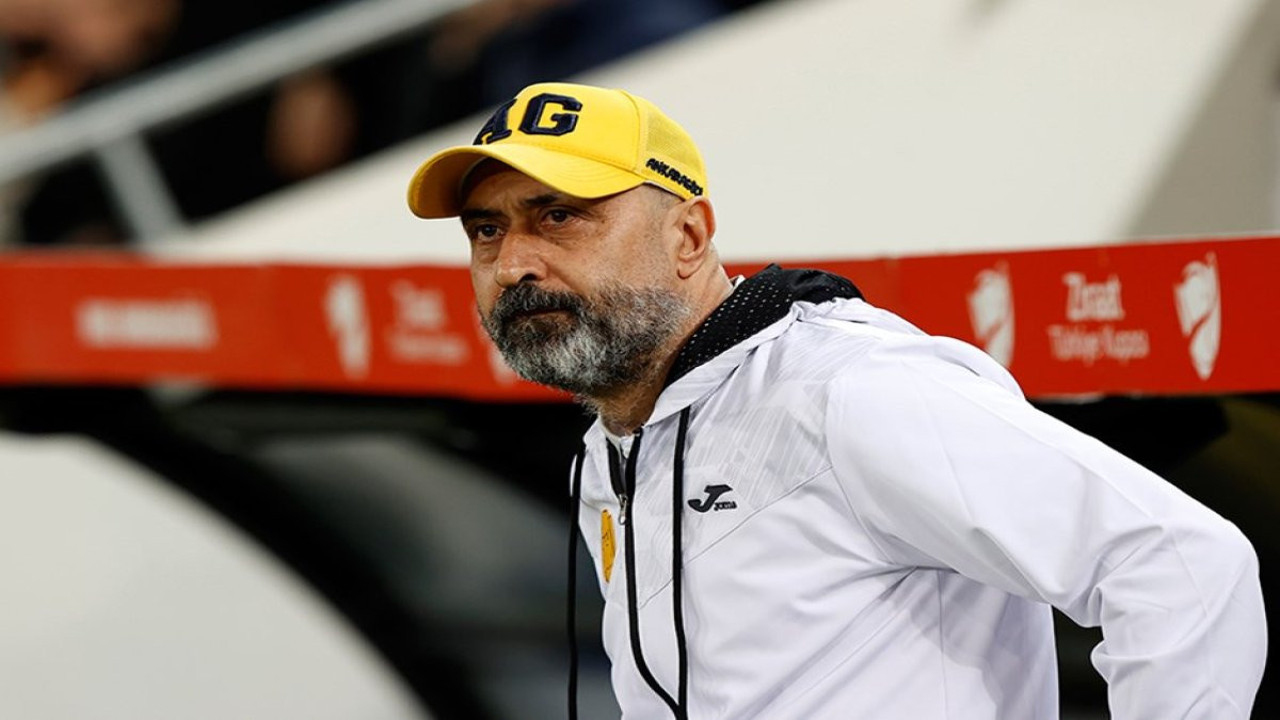 8+3 yabancı kuralına karşı çıkan Tolunay 11 yabancı oynattı. Ele verdi talkımı kendi yuttu salkımı