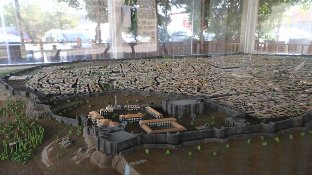 Tarihi yapıları bazaltla yeniden yaratıyor