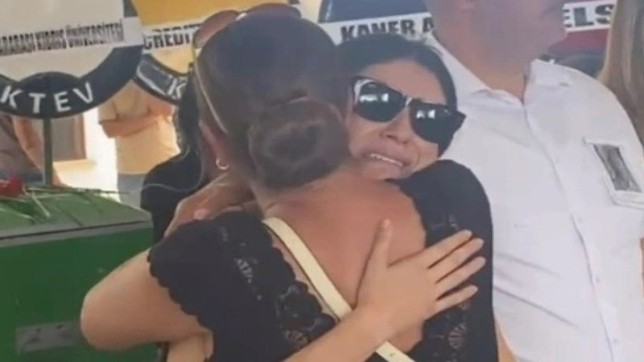 Hazar Ergüçlü babasını son yolculuğuna uğurladı. Cenazedeki hali yürek burktu