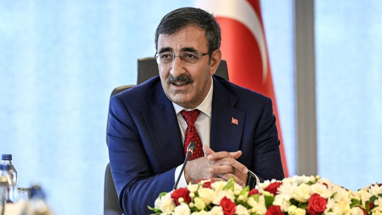 Türkler işsiz gezerken Cumhurbaşkanı Yardımcısı sığınmacıları çalıştırmanın yolunu düşündü