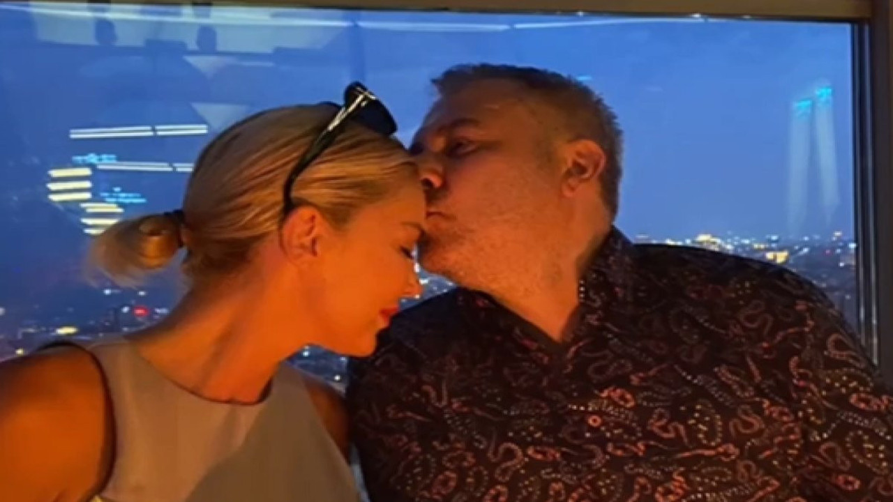 Petek Dinçöz'e eşinden göz kamaştıran hediye. 1'nci evlilik yıldönümünü kutladılar