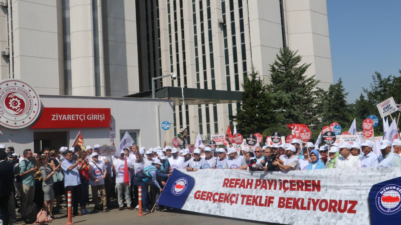 Memur-Sen'den bakanlık önünde eylem