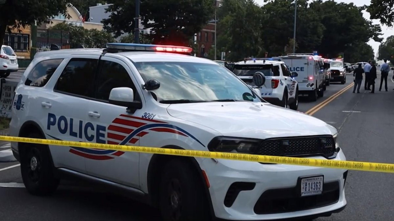 ABD'de bir camiye cuma namazı sırasında bomba ihbarı