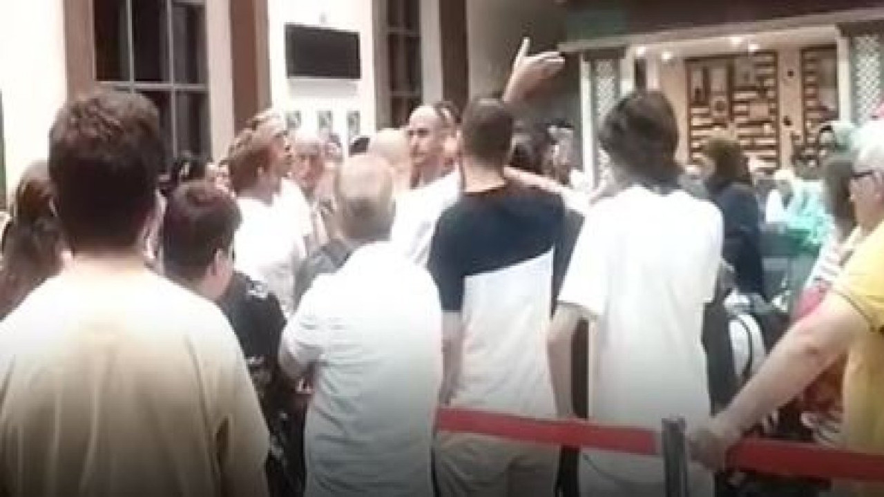 Anadolujet yolcuları rötara isyan etti