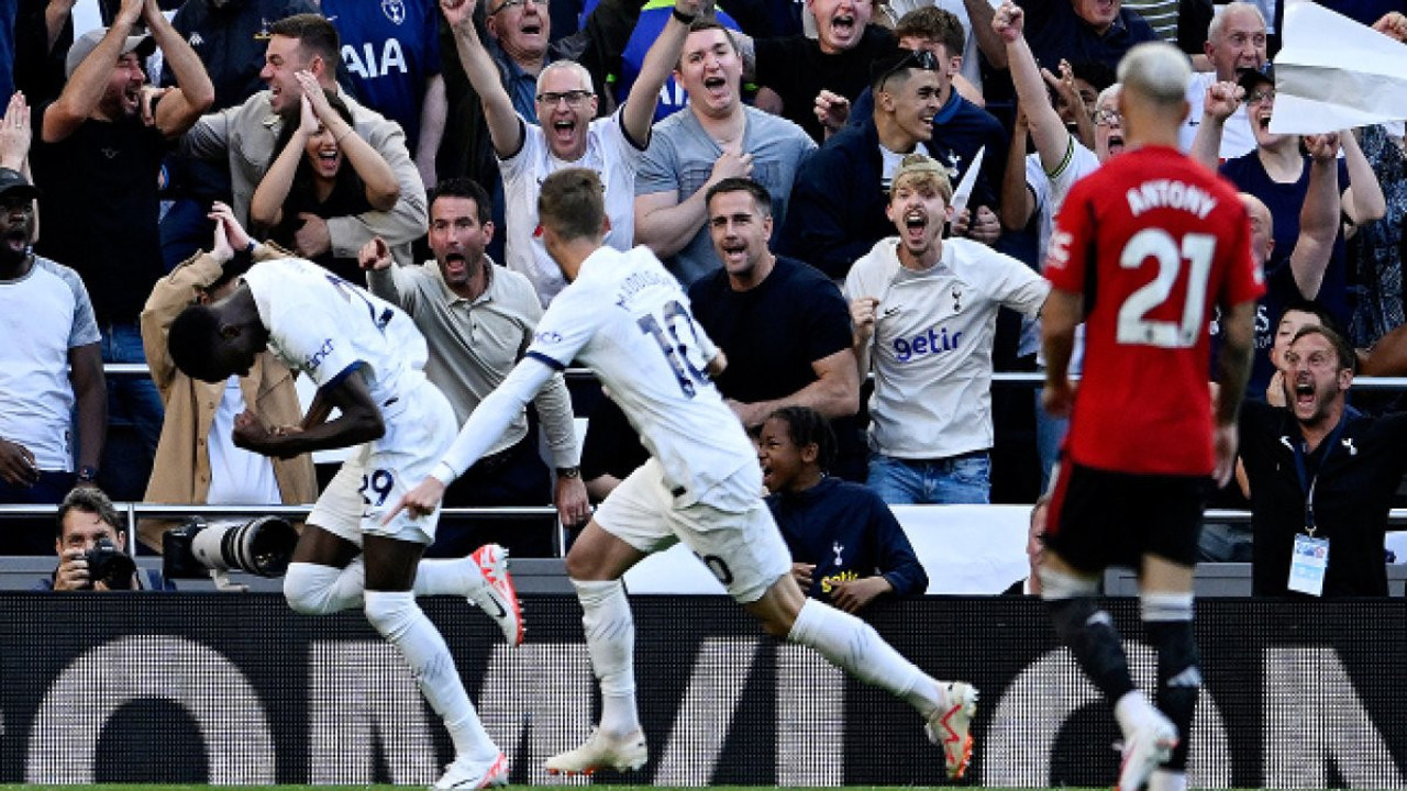 Tottenham Manchester United'ı devirdi