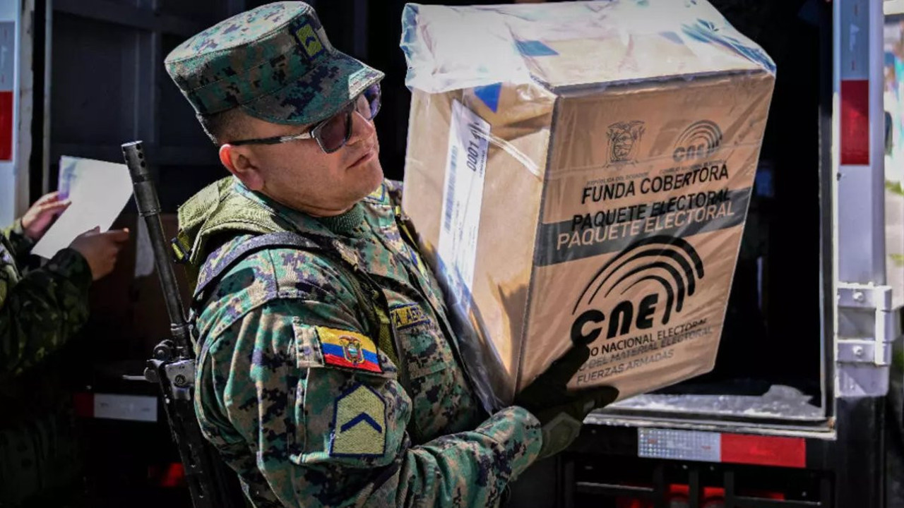 Ekvador'da seçim ikinci tura kaldı