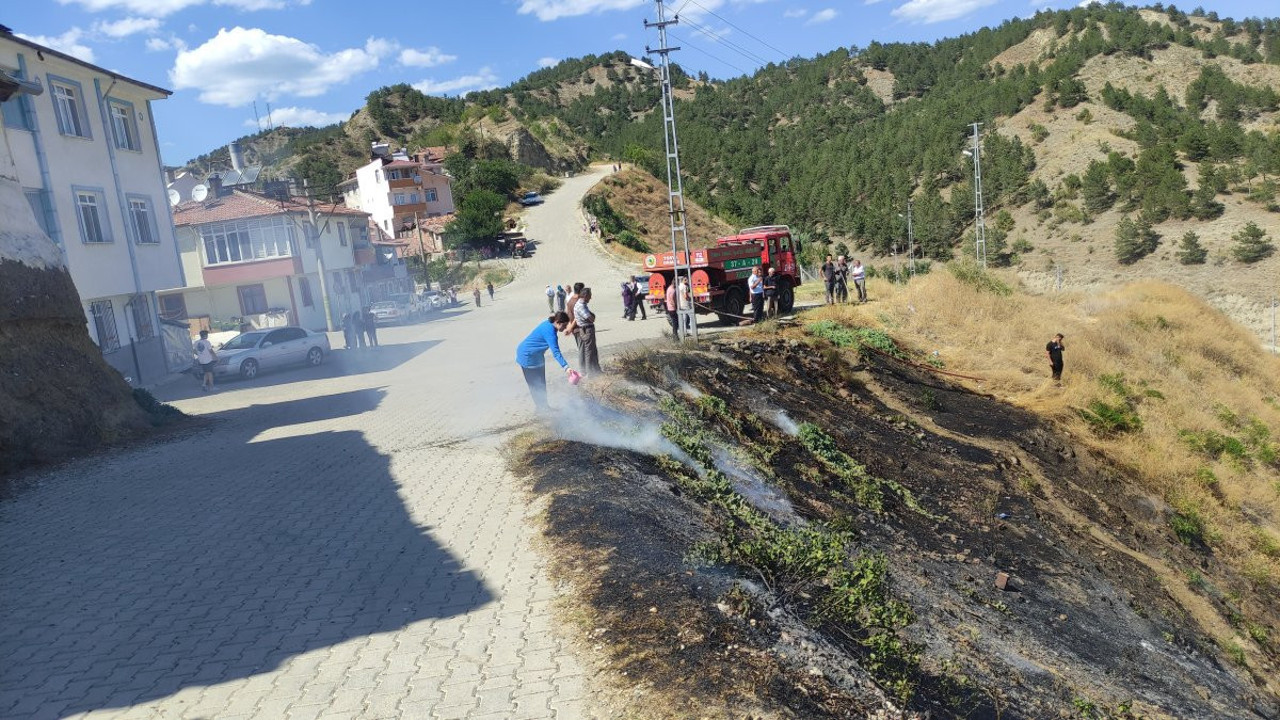 Otluk alanda çıkan yangın paniğe sebep oldu