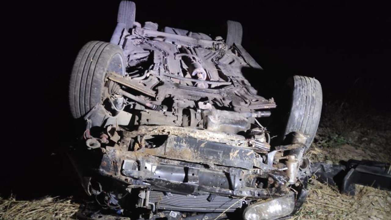 Virajı alamayan otomobil tarlaya düştü: 3 yaralı