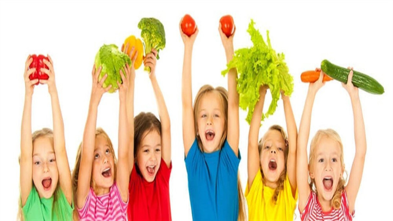 Yaş aralığına göre çocuklar için beslenme önerileri. Uzmanı uyarılarını sıraladı