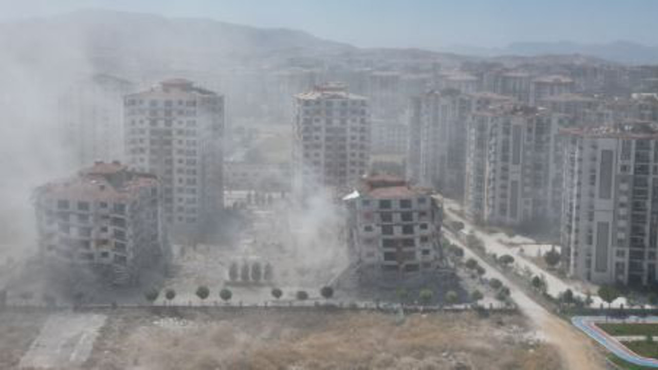 Evleri patlayıcı ile yıkıldı. Gözyaşları sel oldu