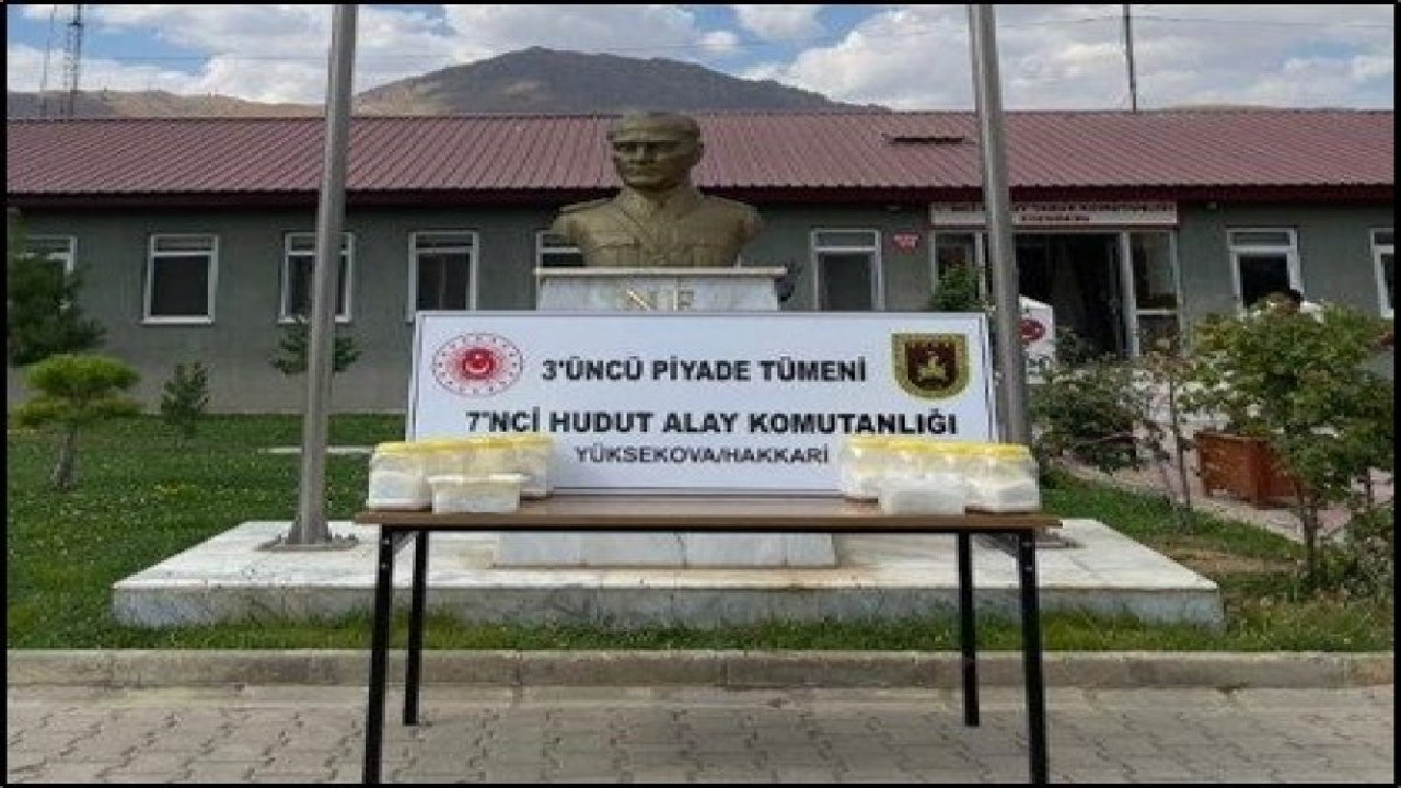 Hakkari hudut hattında 9 bin 888 gram metamfetamin ele geçirdi
