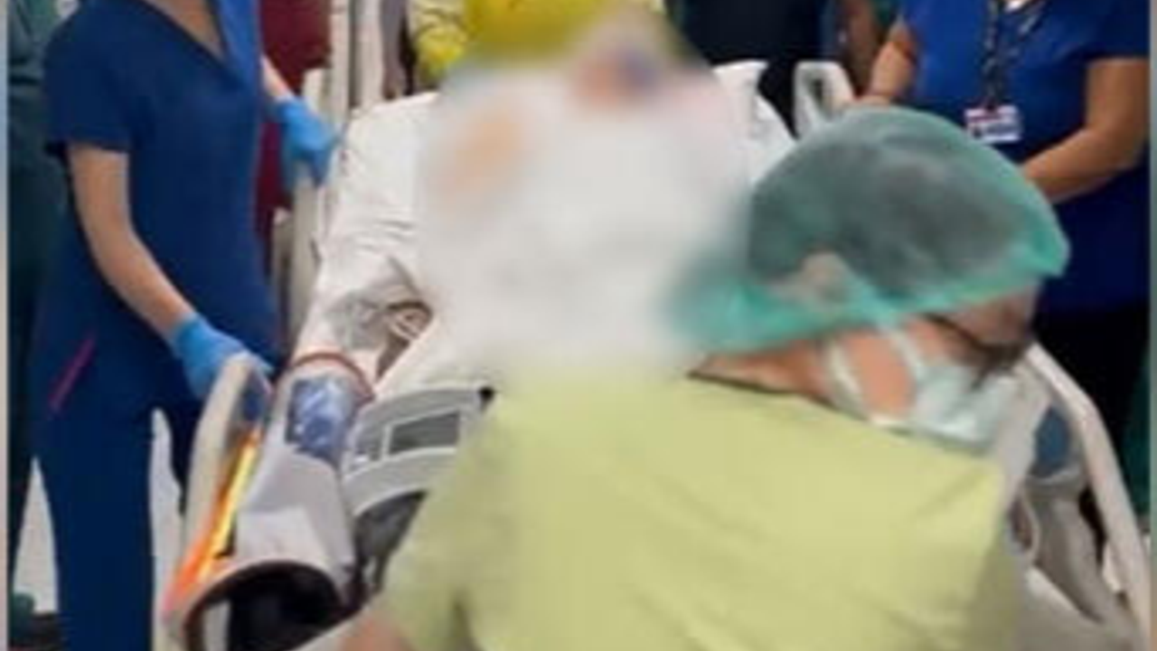 Beyin ölümü gerçekleşen hasta organlarıyla 3 kişiye hayat verdi. Sağlık çalışanları hastayı ayakta uğurladı