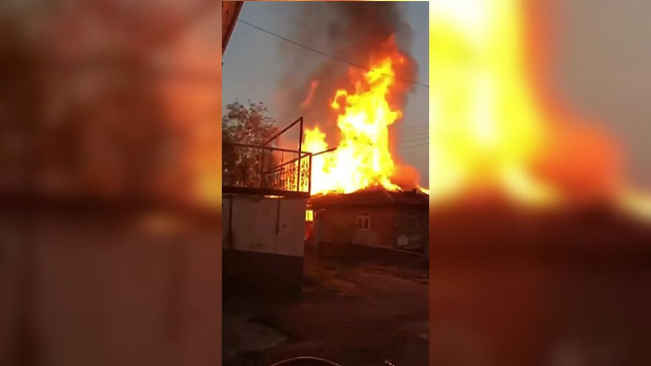 Prizde unutulan şarj aleti evi küle çevirdi