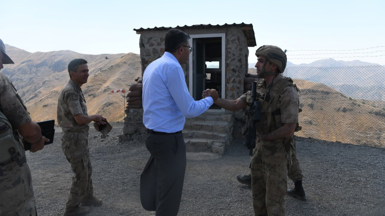 Hakkari Valisinden üs bölgelerine ziyaret