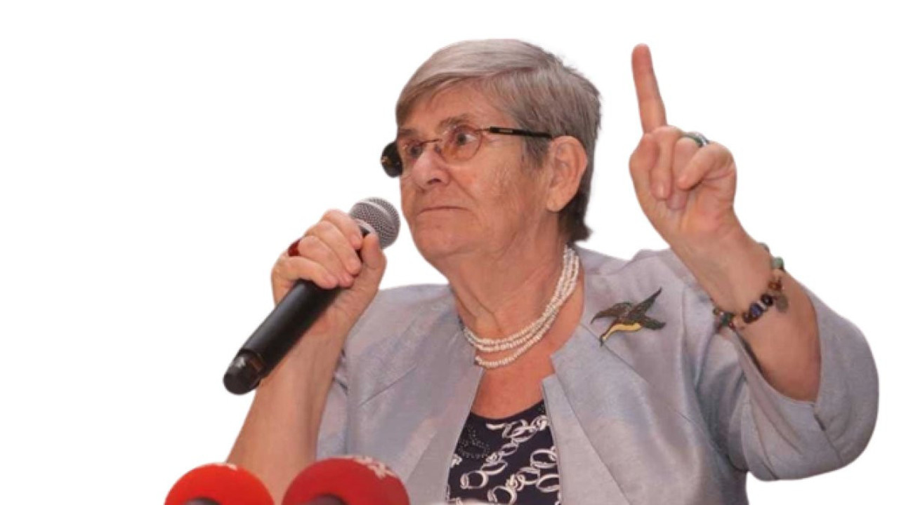 Deterjanların tehlike saçtığını açıklayan Canan Karatay çamaşırlarını nasıl yıkadığını anlattı