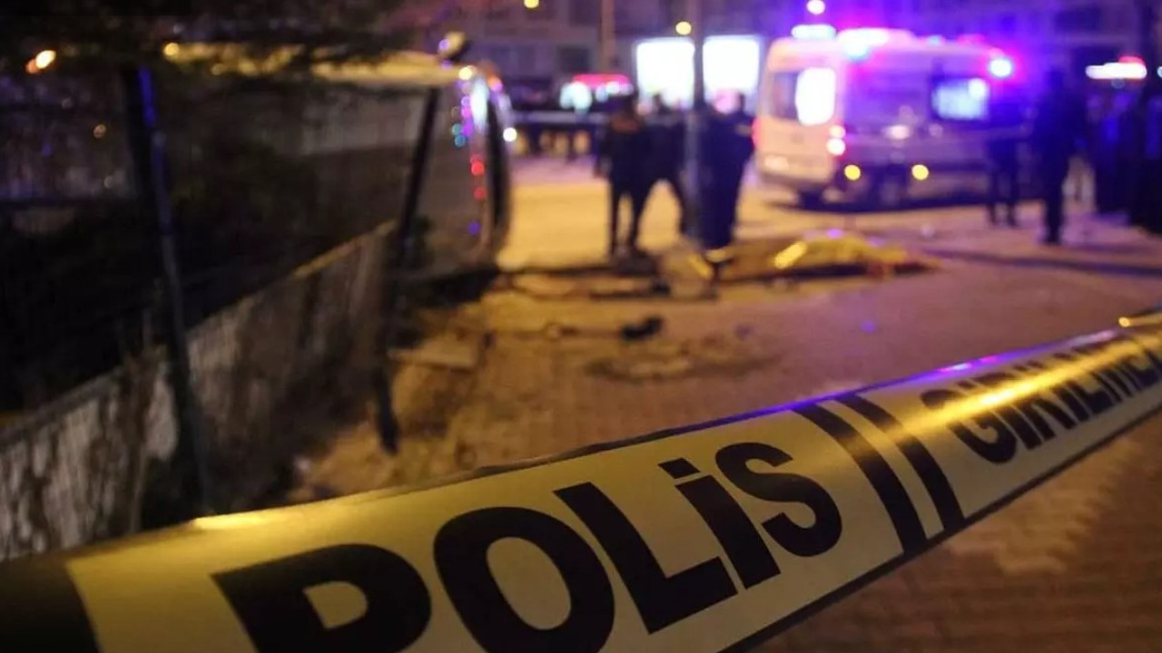 7 yaşındaki çocuk tüfekle oynarken annesini vurdu