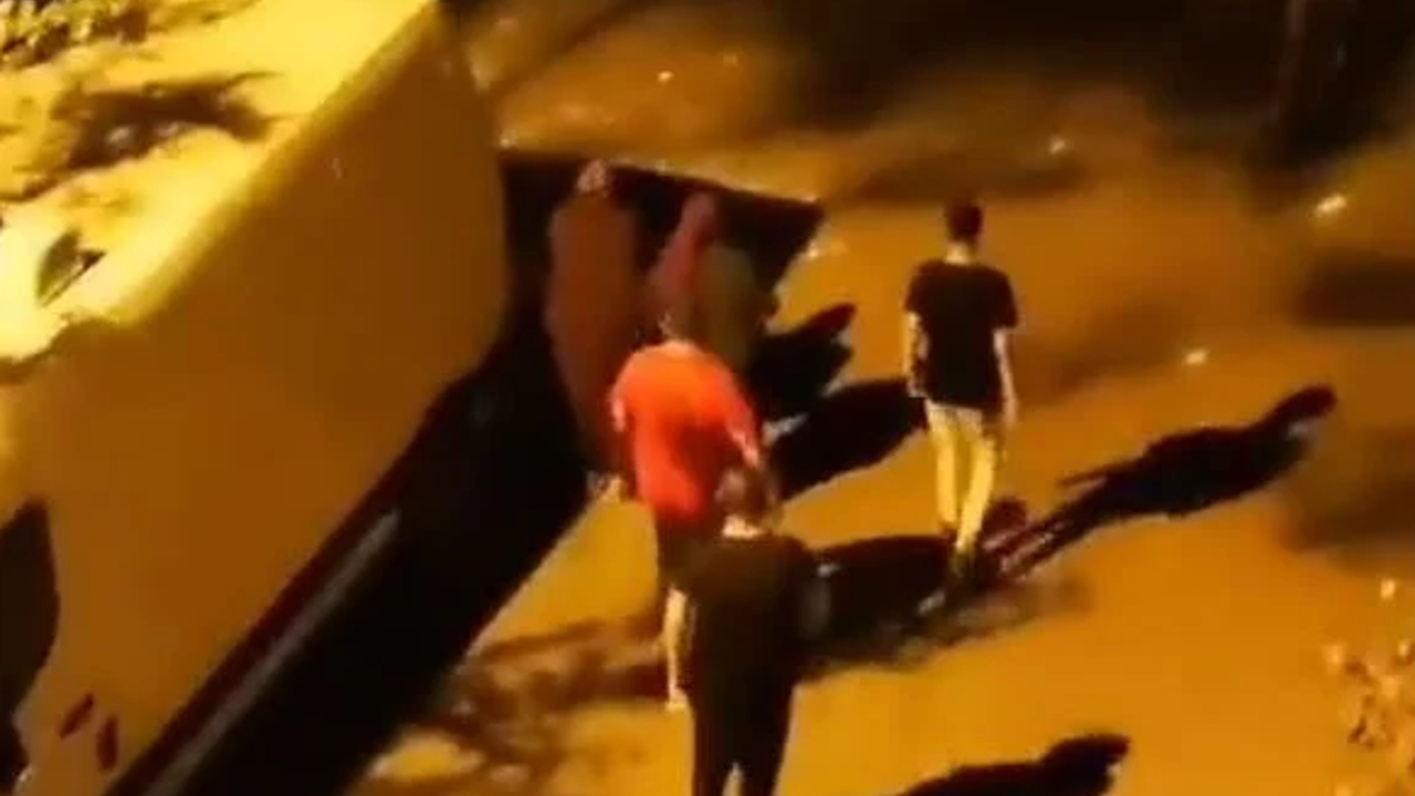 Pendik’te mahalleye silahlı baskın. Ateş açıp plakasız araçlarla kaçtılar