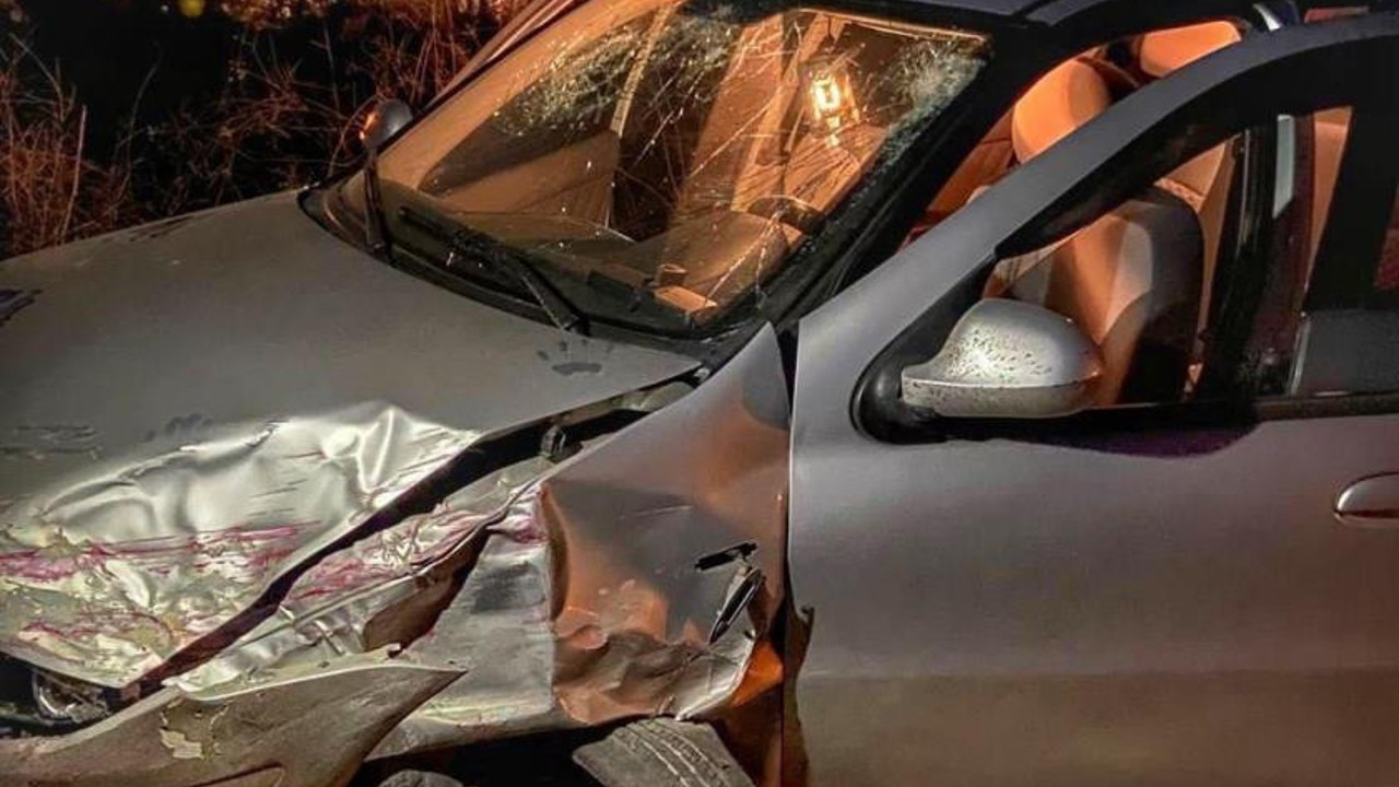 Taşköprü'de iki otomobil çarpıştı: 3 yaralı