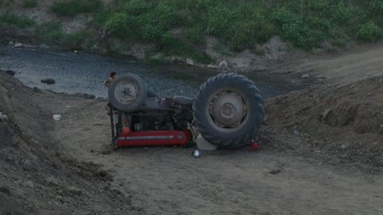 Kontrolden çıkan traktör devrildi: 1 ölü, 1 yaralı