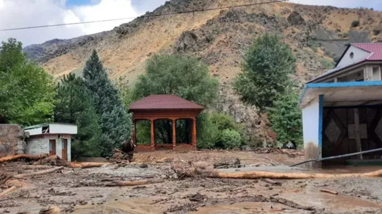 Tacikistan'da sel nedeniyle ölenlerin sayısı 21'e çıktı