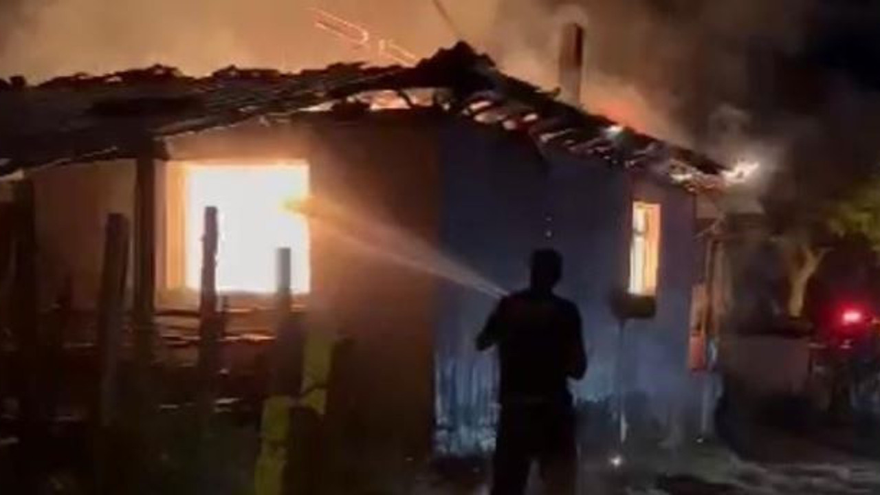 Anne ve 2 oğlunu ölümden komşuları kurtardı