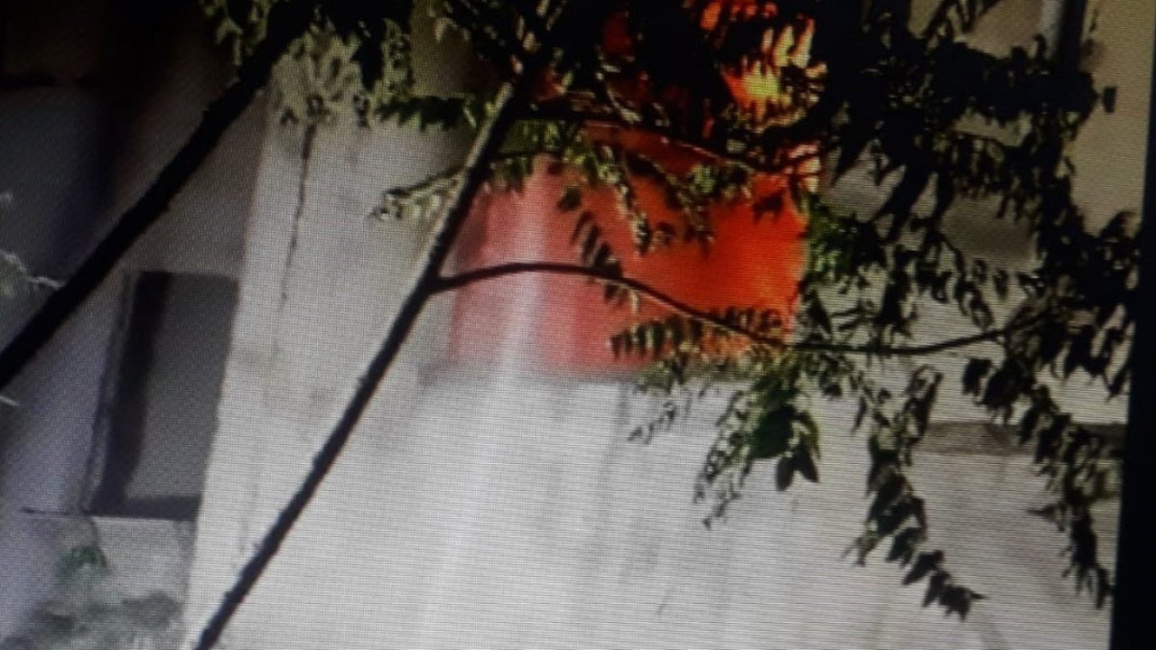 Hasarlı binada yangın