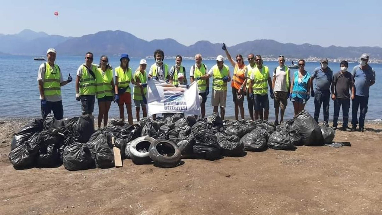 Marmaris'te 11 ton çöp toplandı. Cenneti çöplüğe çevirmişler. Elleriniz kırılsın