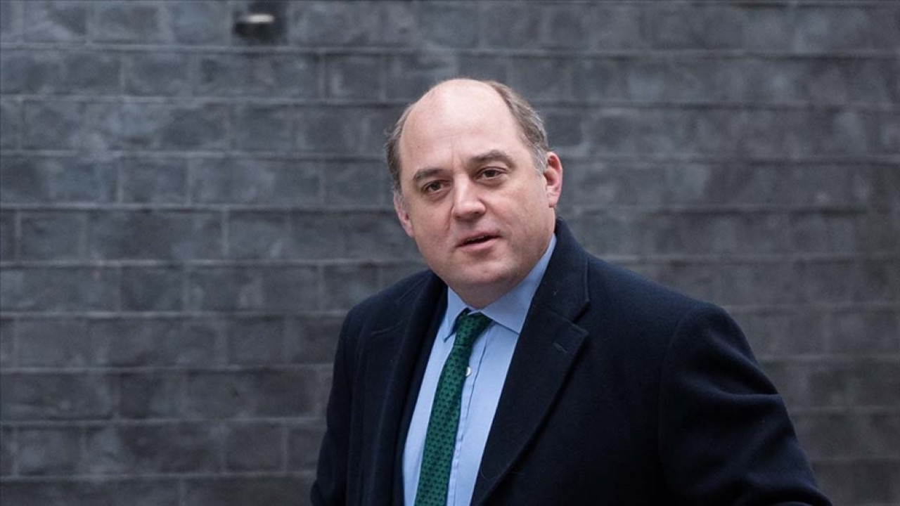 İngiltere Savunma Bakanı istifa etti