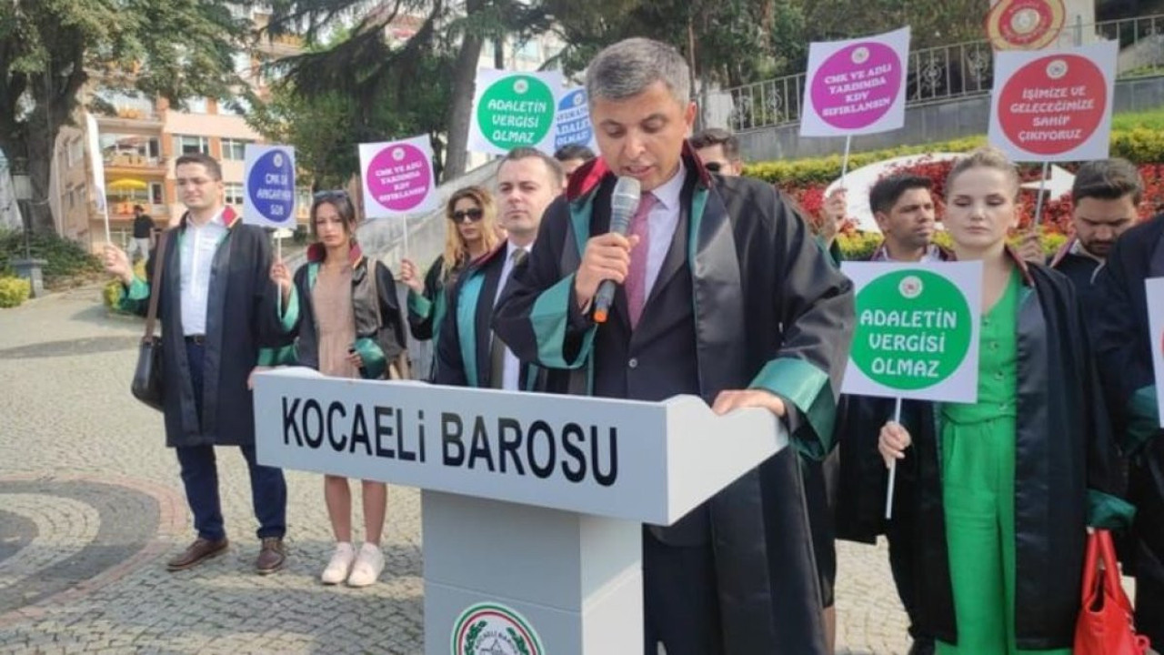 Kocaeli’de avukatlar adli yıl açılışında, yaşadıkları saldırılara dikkat çekmek için yürüdü