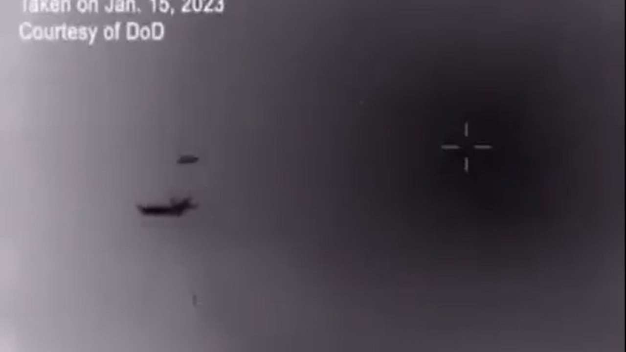 Pentagon ilk UFO görüntülerini yayınladı. İkinci görüntü biraz şüpheli görünüyor