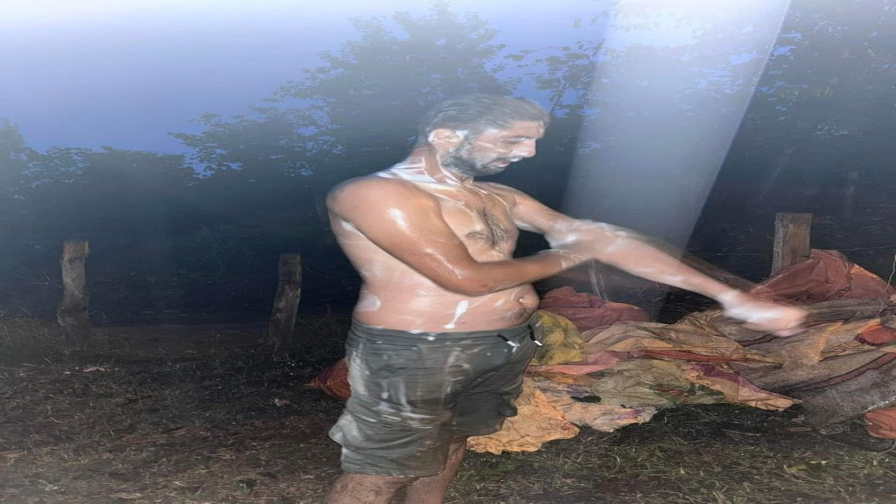 OSKİ’nin suları kesmesi sonrası yağmur suyu ile fındık harmanında duş aldı