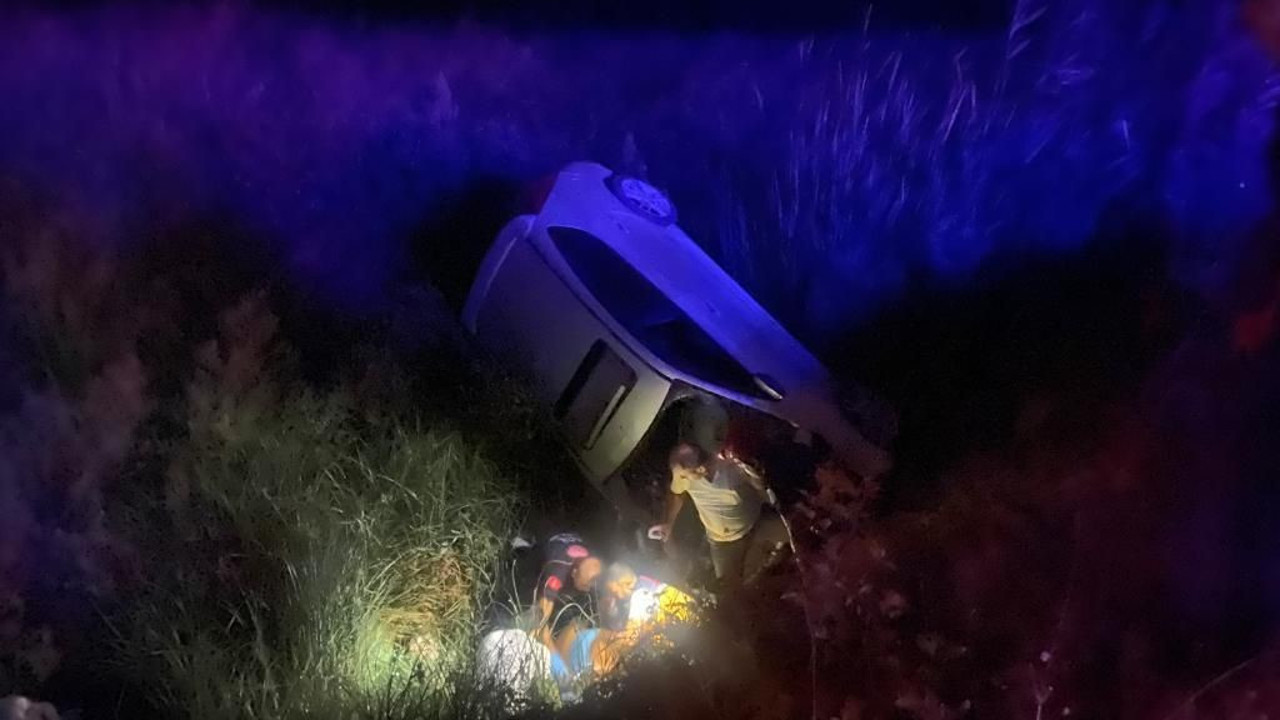 Bursa'da otomobil tarlaya uçtu: 1 ölü 2 yaralı